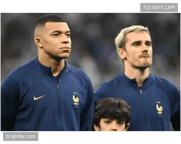 格列兹曼与姆巴佩战术角色之辨：组织核心与终结核心的定位差异