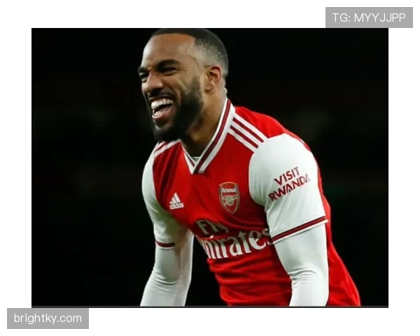 伊萨克转型中锋：边锋出身的战术适配与角色进化